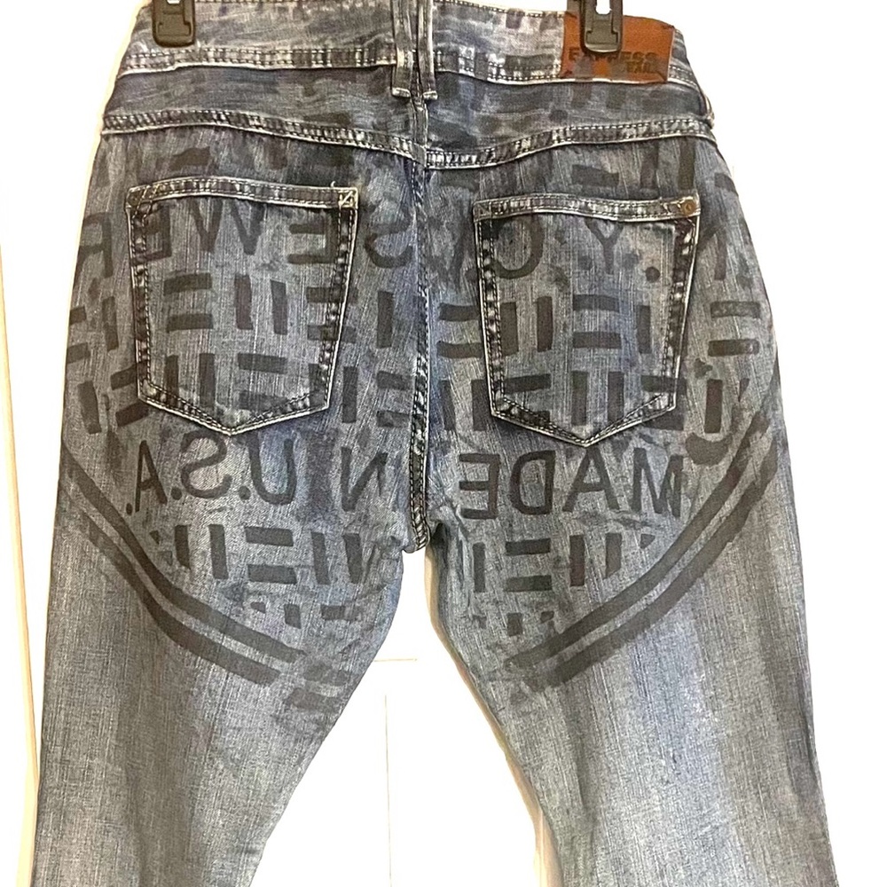 Unique NYC Upcycled Jeans - Size 6: Chic, stylish, eco-friendly fashion.